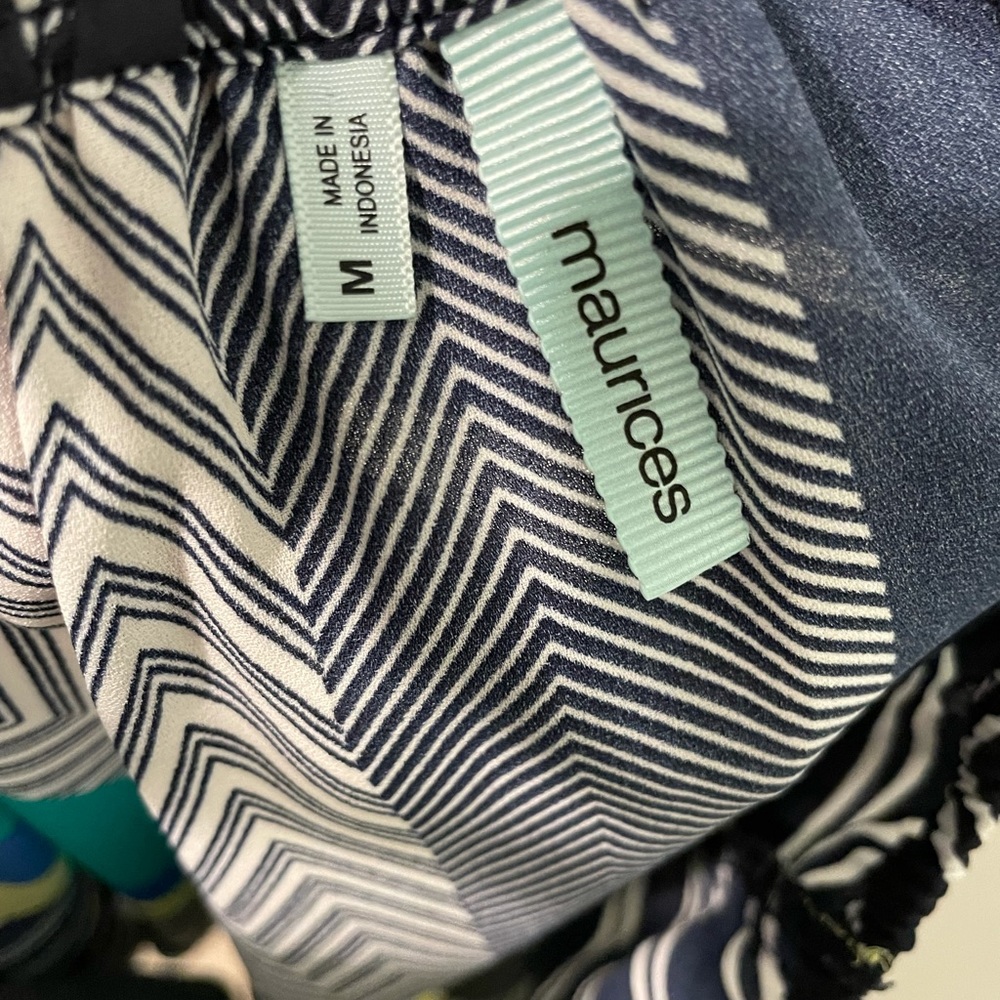 High-Low Pattern Tank Top - Picture 4 of 4